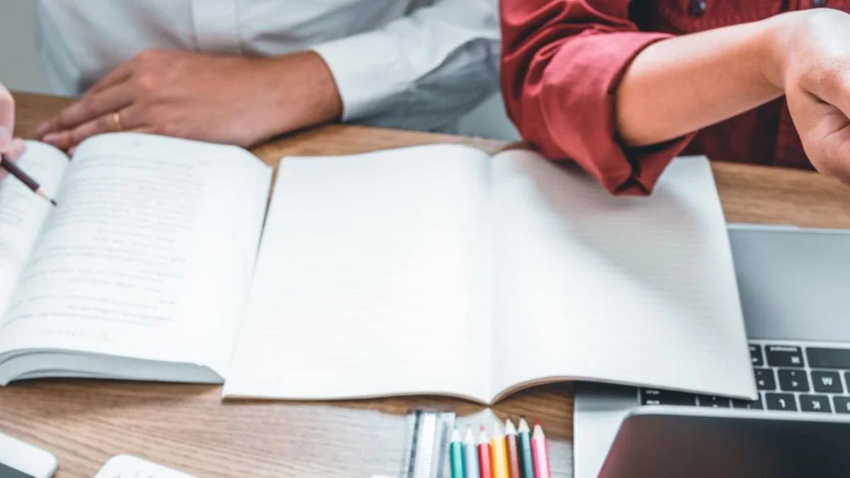 Mau Jadi Ahli Strategi Bisnis? Competitive Intelligence Cocok untuk Mahasiswa Bisnis Digital