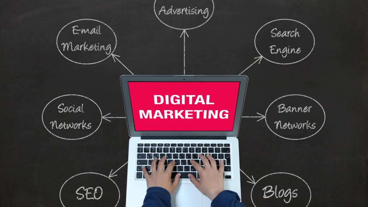 Digital Marketing vs Bisnis Online, Mana Lebih Menjanjikan Tahun 2026?