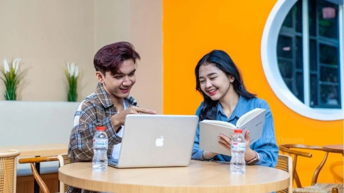 Side Hustle Digital yang Cocok untuk Mahasiswa Tahun 2026, Tambah Uang Saku dari Sekarang